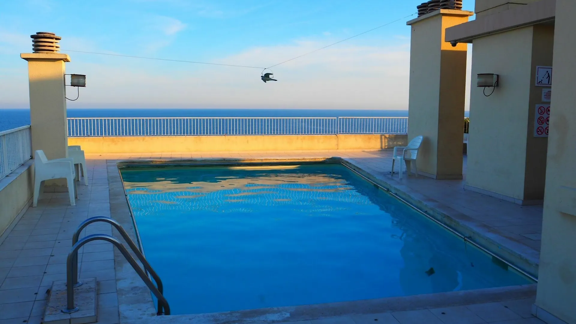 Nice Booking - Royal Luxembourg Piscine Apartment